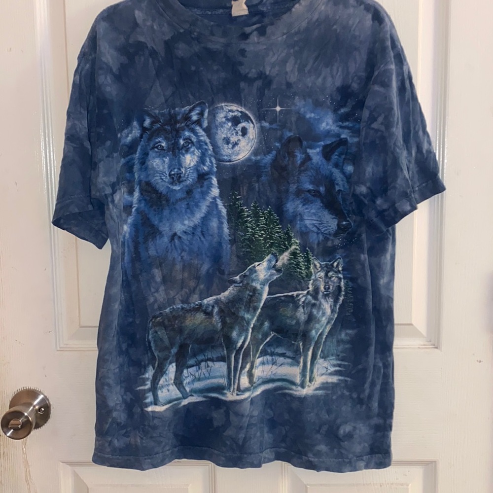 Women’s wolf tshirt